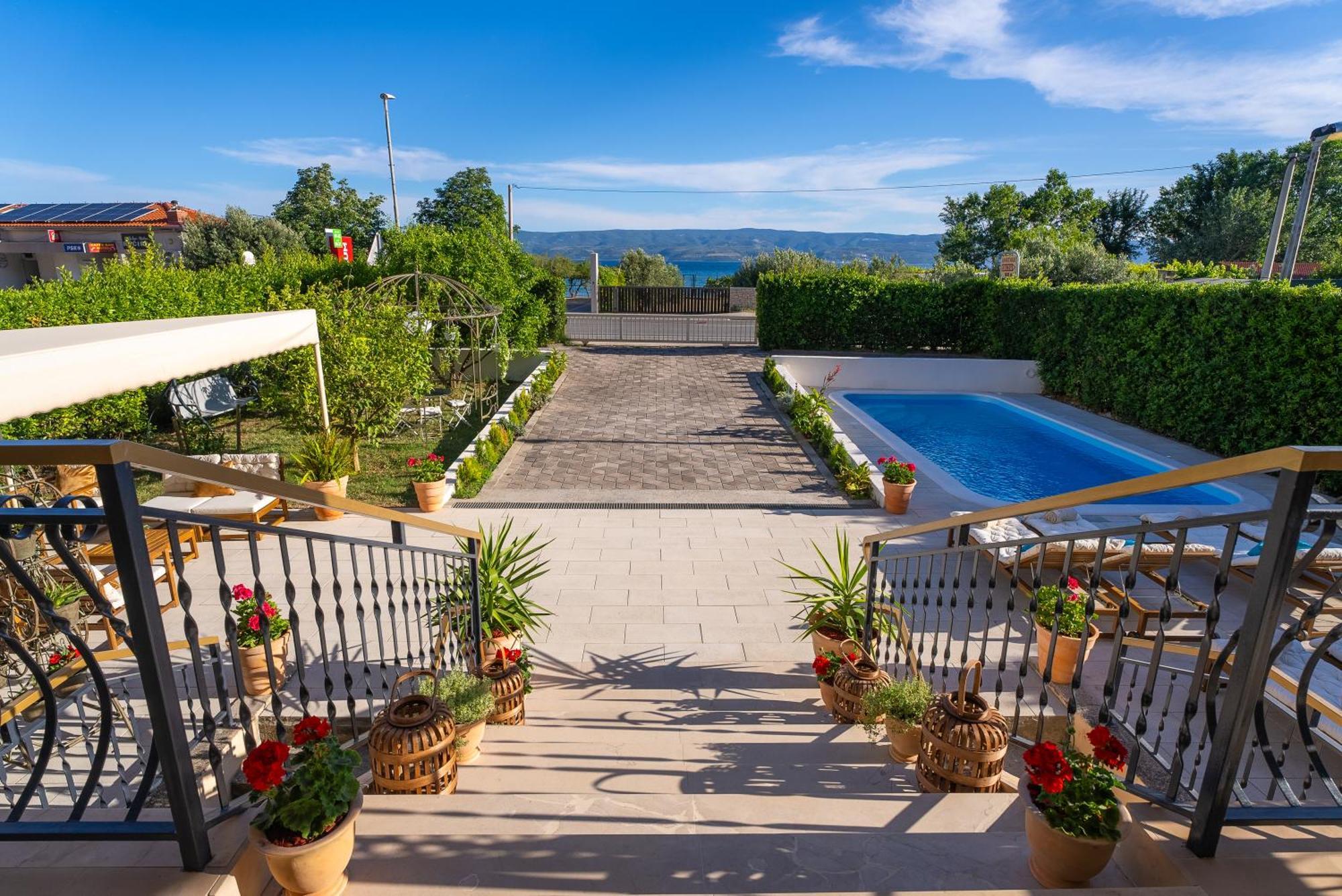Storge Boutique Bed & Breakfast Omiš Exteriör bild