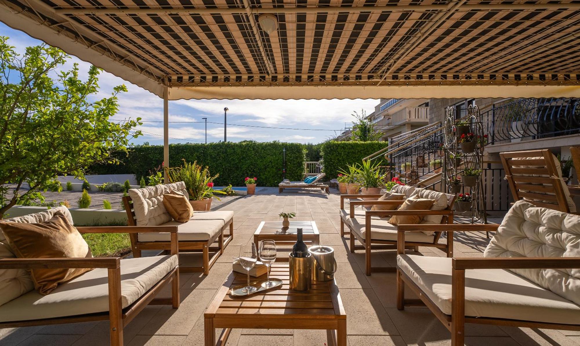 Storge Boutique Bed & Breakfast Omiš Exteriör bild